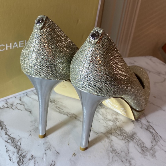 Michael Kors Ionna Pump Silver Glitter Heels Size 10M with Box - Picture 8 of 12